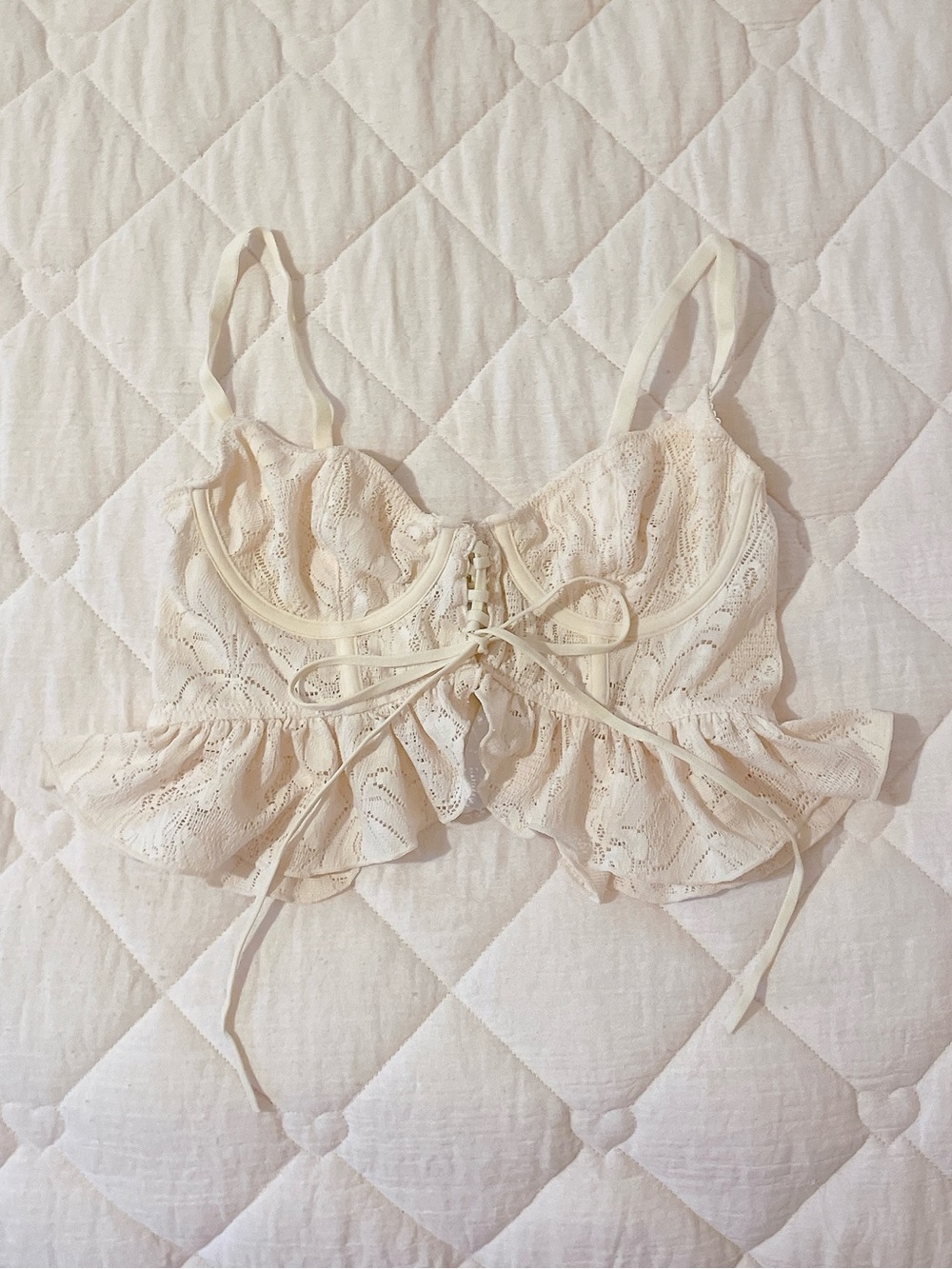 ྀིྀིྀིྀིྀི urban outfitters amie ruffle lace up bralette